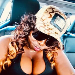 Meet your Posher, Caroline